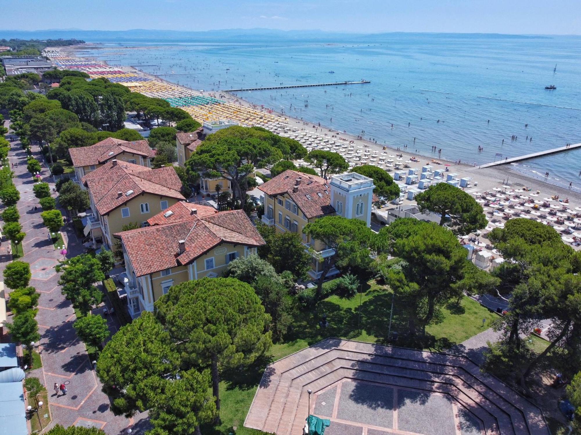 Residence Hotel Hungaria Grado Exteriör bild