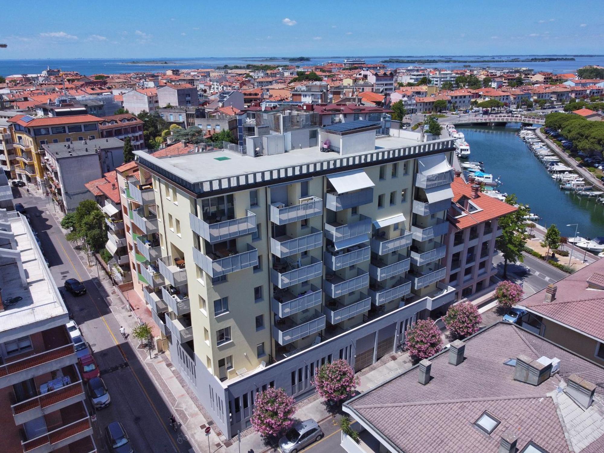 Residence Hotel Hungaria Grado Exteriör bild