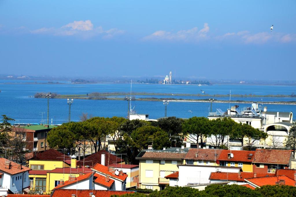 Residence Hotel Hungaria Grado Exteriör bild